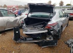 تۆیۆتا کامری